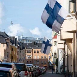 Uusi Tuloveromalli: Suomi Jakaa Verotaakkaa Uudelleen